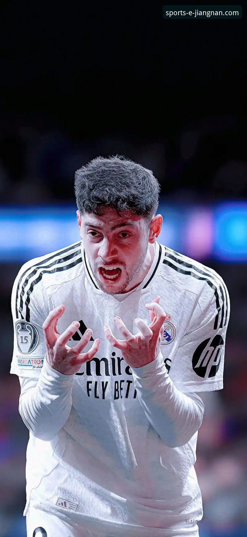 江南体育流畅体验 欧冠赛场惊现“非典型”英雄,巴尔韦德帽子戏法引爆江南体育平台讨论